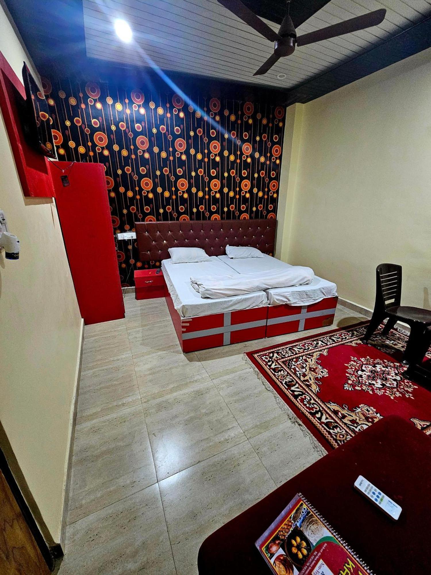 Hotel Kalika P Guest House バラナシ エクステリア 写真